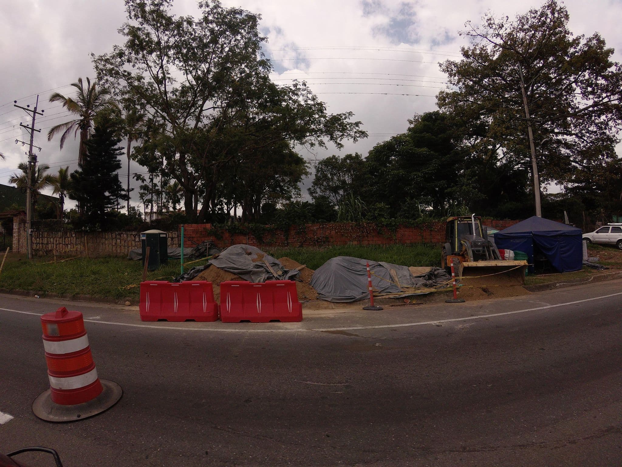 Street view near Chinauta Resort @ Fusagasuga, Arbeláez — © angoca (CC BY-SA · Mapillary)