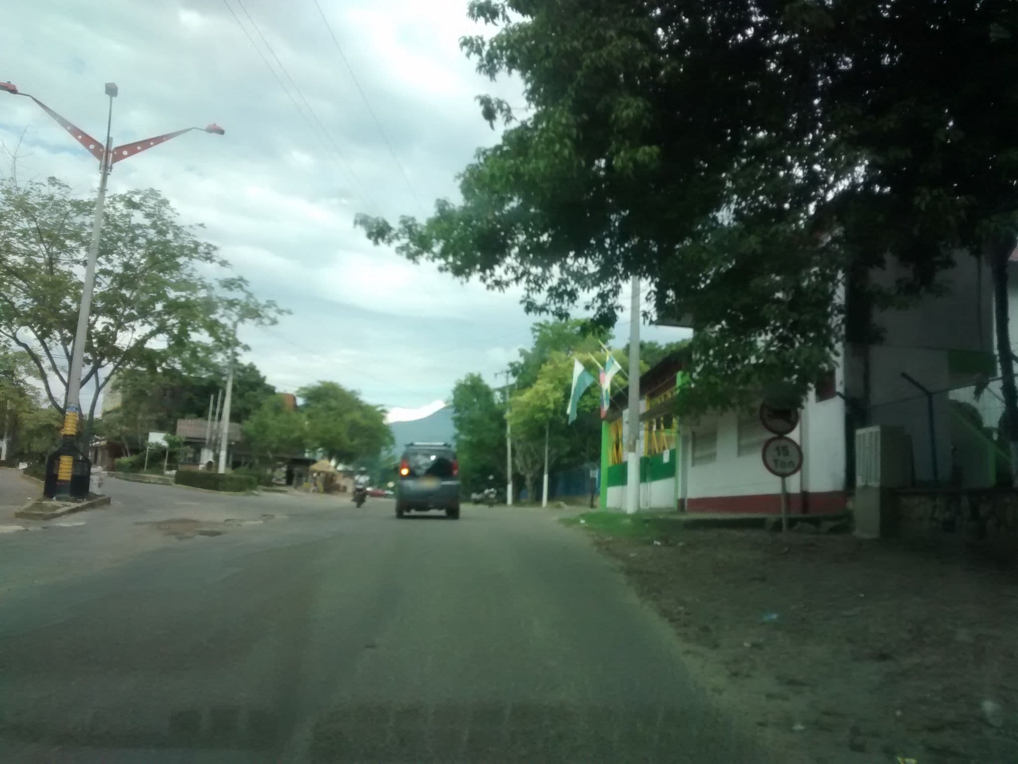 Street view near Club De La Policia Melgar, Melgar — © juanda097 (CC BY-SA · Mapillary)