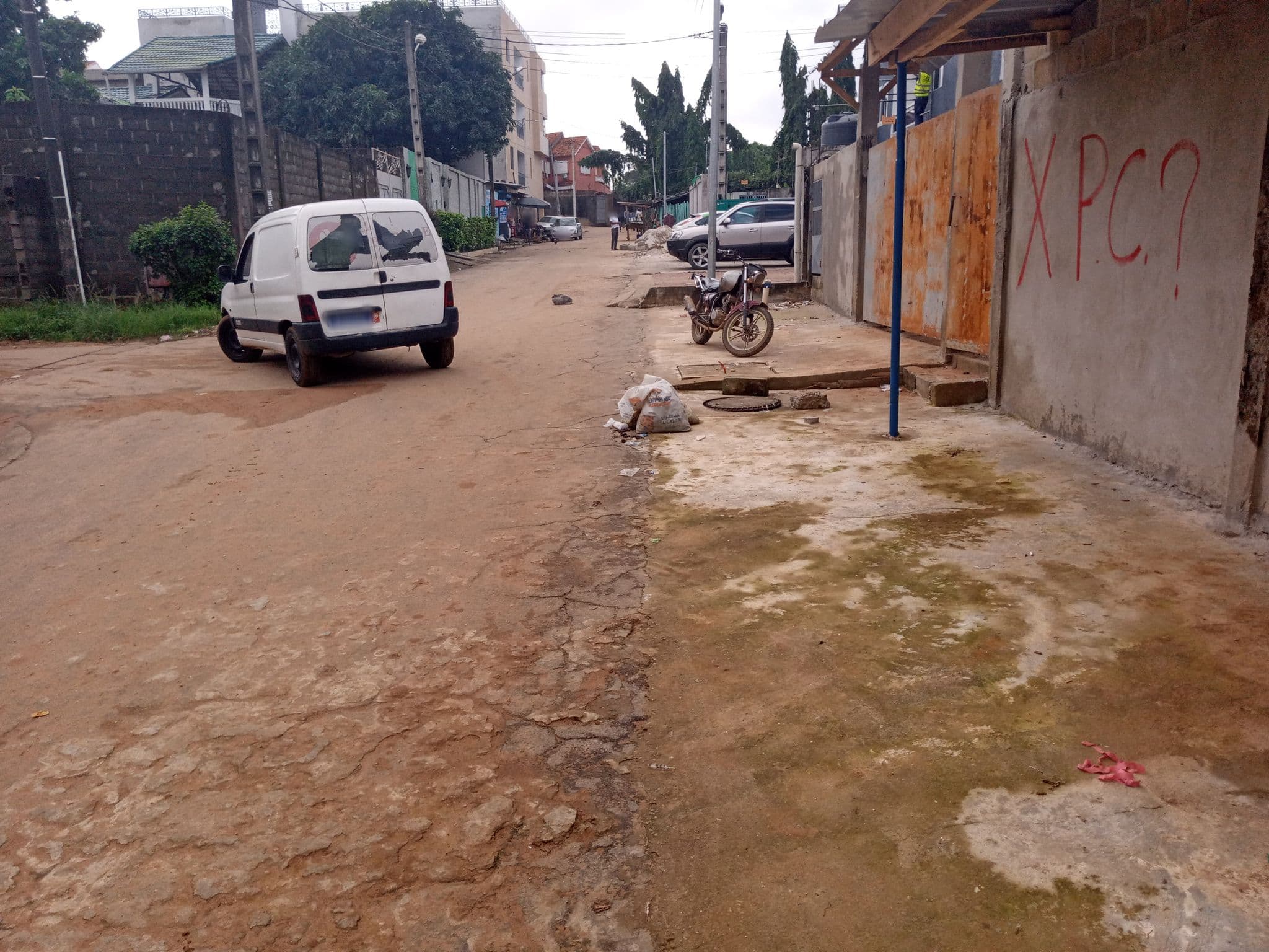 Street view near Hotel mirabel, Abidjan — © leaticia (CC BY-SA · Mapillary)