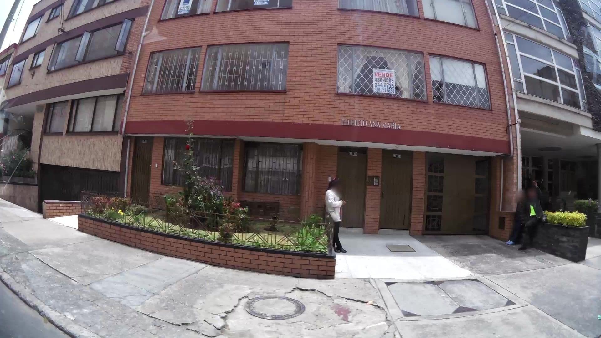 Street view near Apartaestudios 5 Elementos, Bogotá — © kaartcam (CC BY-SA · Mapillary)