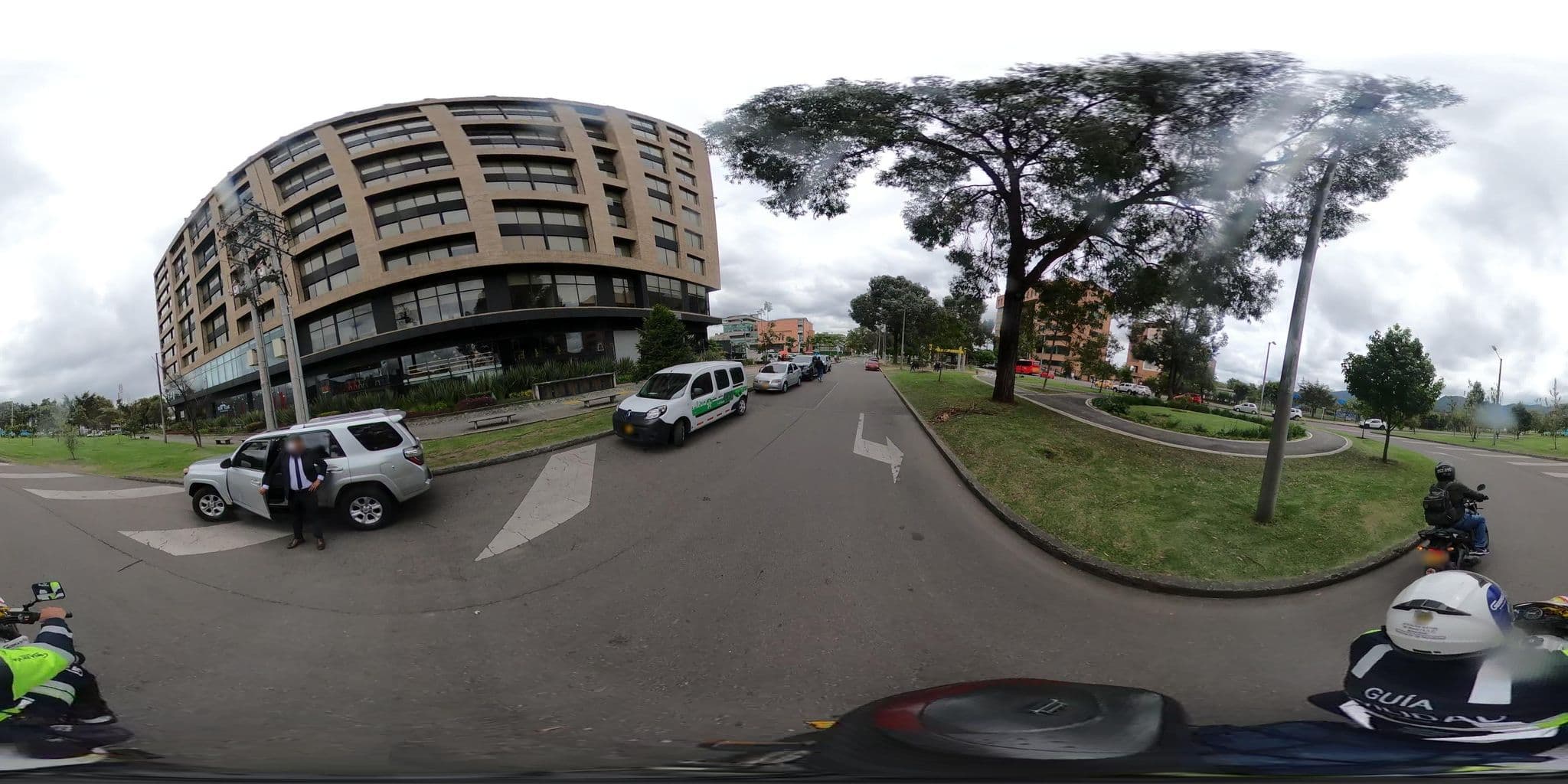 Street view near Hotel TRYP Bogotá Embajada, Bogotá — © jramonSDM (CC BY-SA · Mapillary)