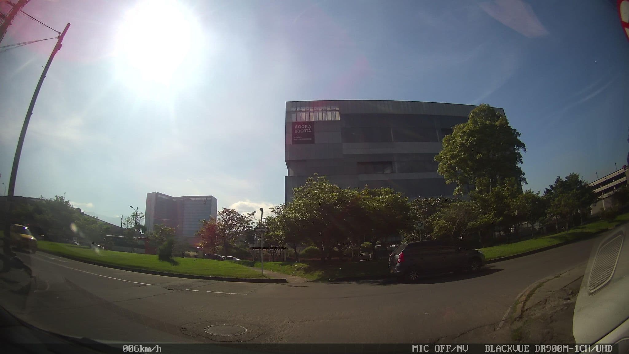 Street view near Hotel Boutique Feria Internacional, Bogotá — © kaart5 (CC BY-SA · Mapillary)
