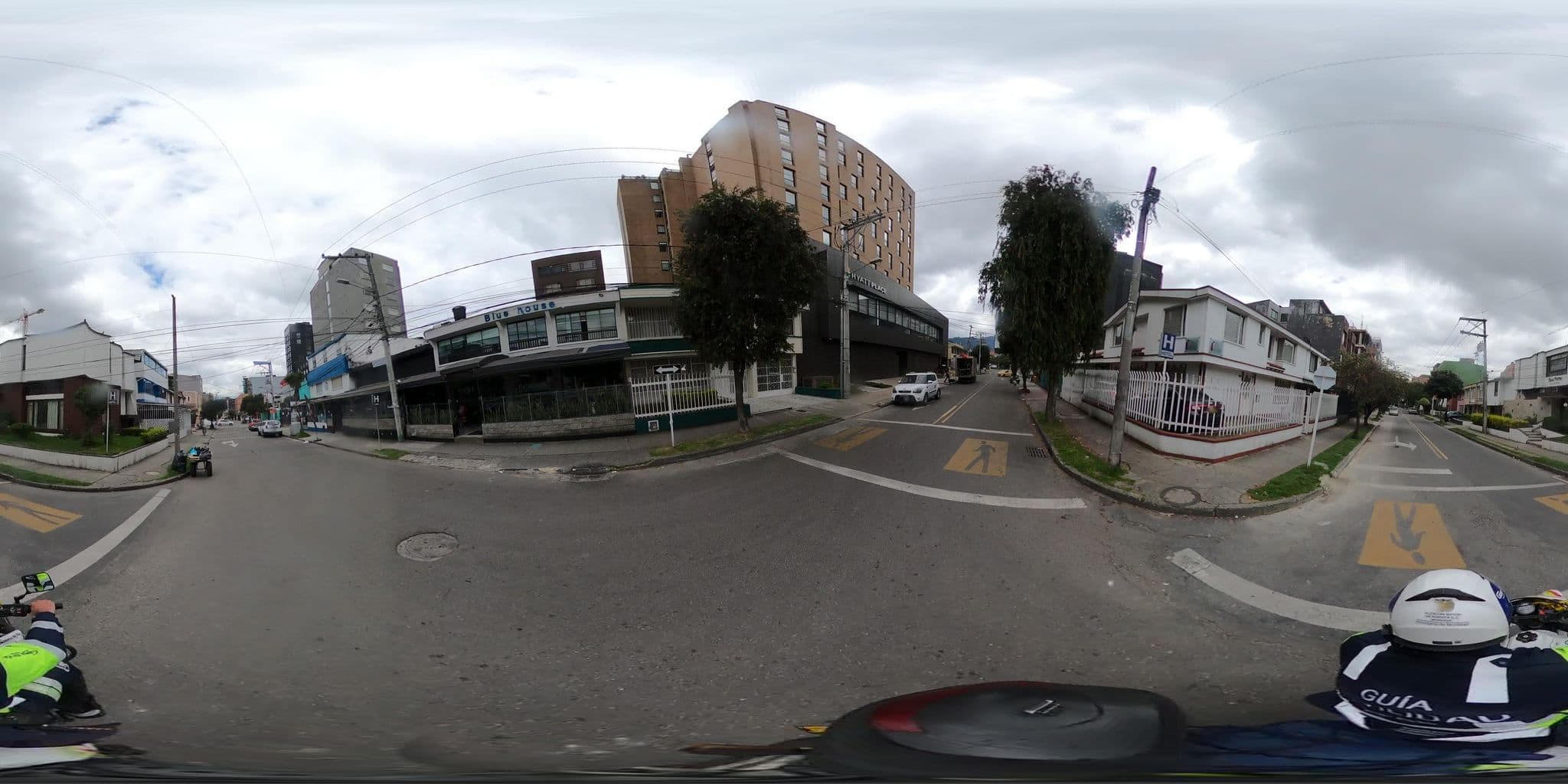 Street view near Aparta-Hotel Splendor, Bogotá — © jramonSDM (CC BY-SA · Mapillary)