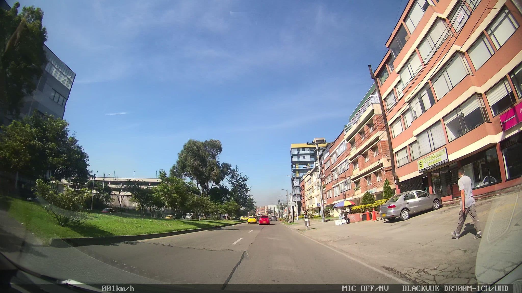 Street view near Hotel Salitre Rugal, Bogotá — © kaart5 (CC BY-SA · Mapillary)