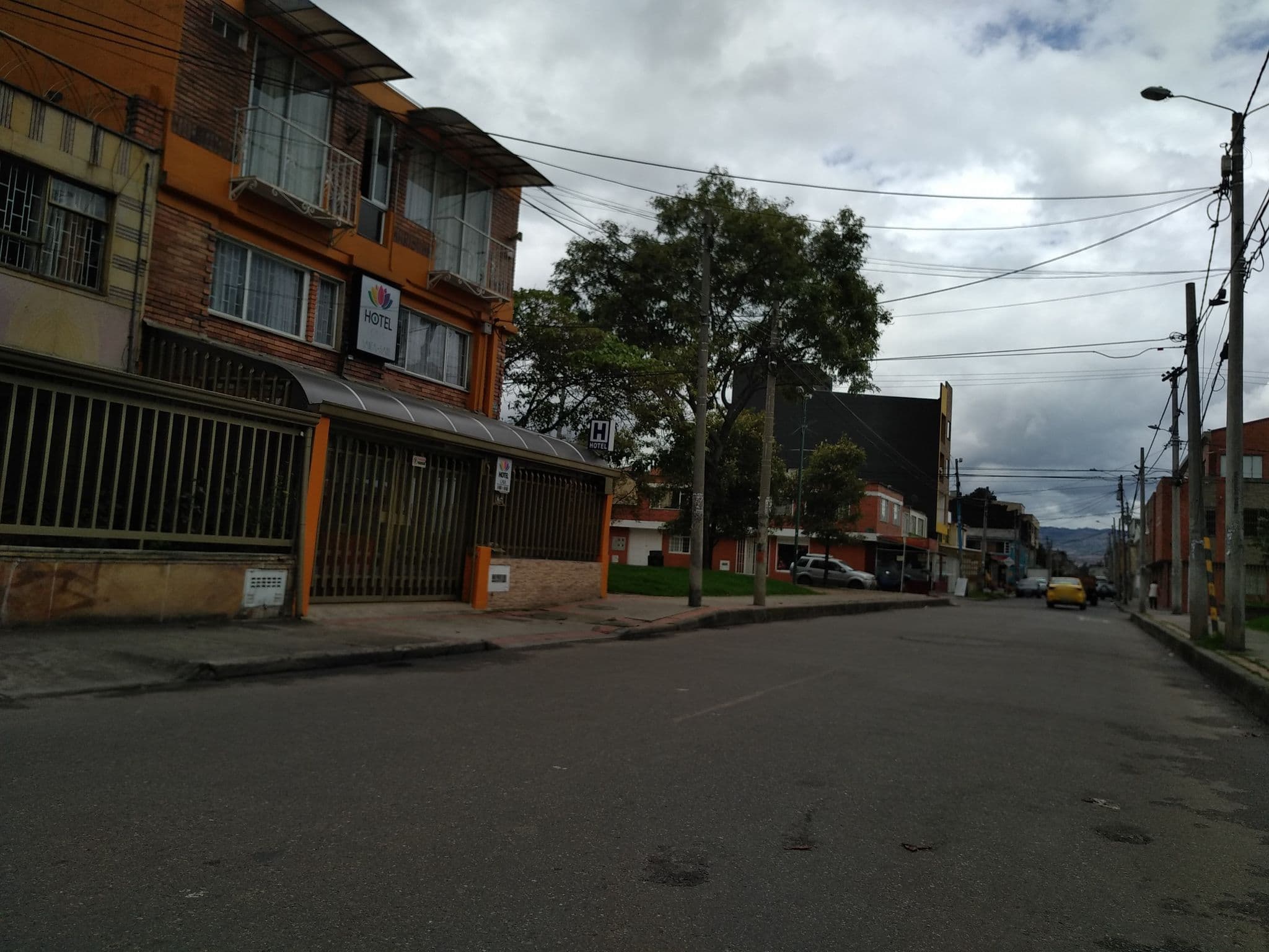Street view near Hotel Casa Santa Isabel, Bogotá — © nomadmapper (CC BY-SA · Mapillary)