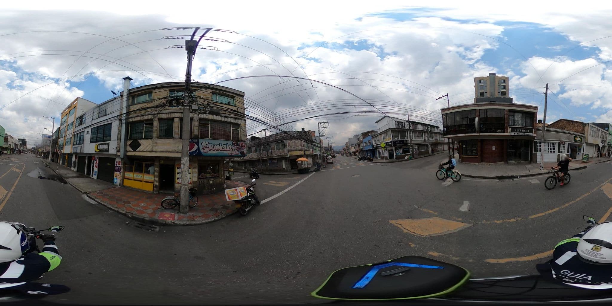 Street view near Santa Barbara Casa Hotel, Bogotá — © rbolivar (CC BY-SA · Mapillary)
