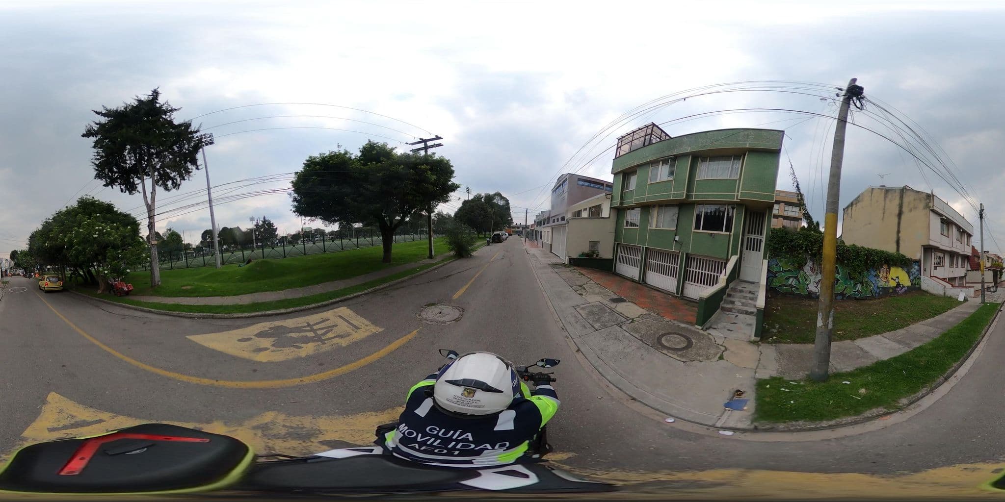 Street view near Hotel Sherat Paris, Kennedy — © rbolivar (CC BY-SA · Mapillary)