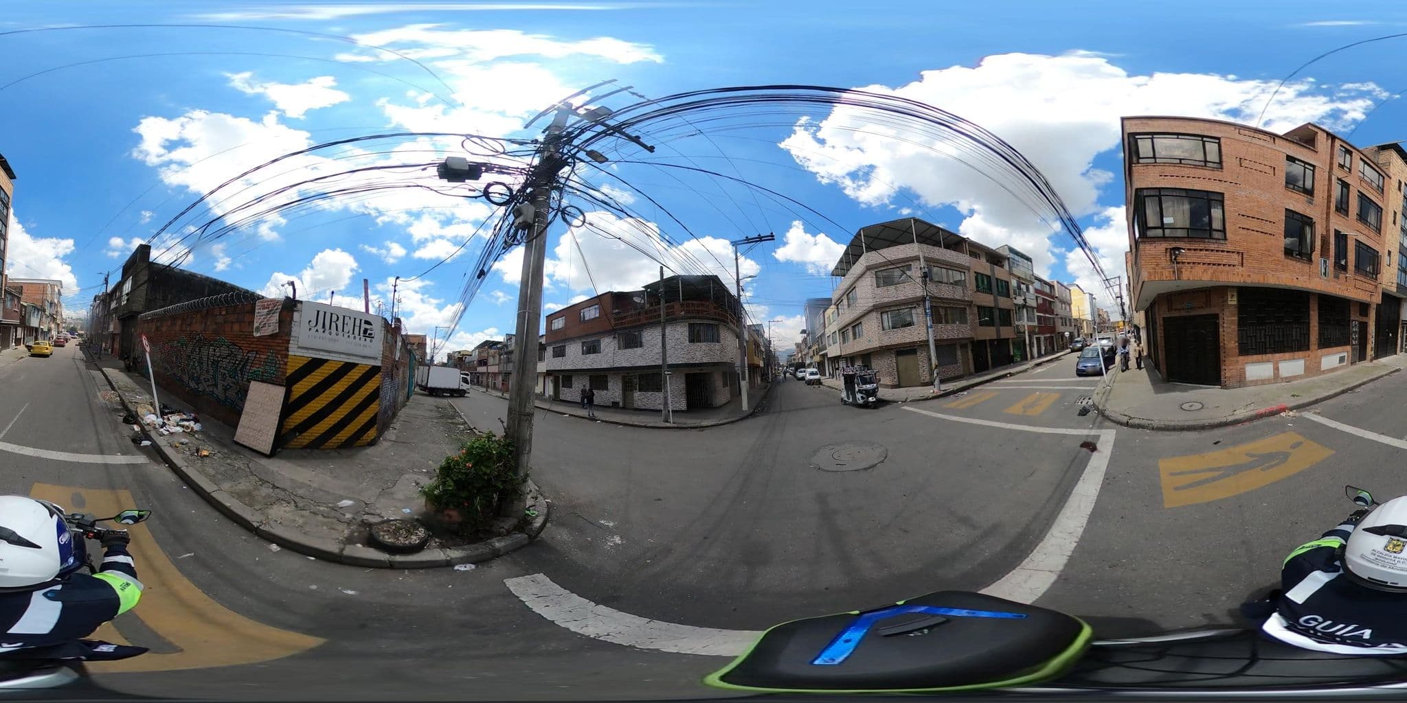 Street view near Motel Marazul, Barrio San Luis — © rbolivar (CC BY-SA · Mapillary)