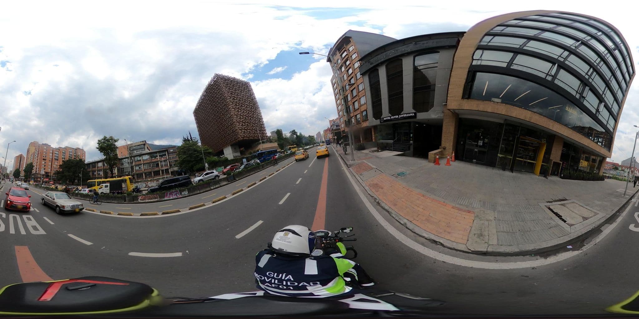 Street view near Hotel L'etoile, Bogotá — © rbolivar (CC BY-SA · Mapillary)