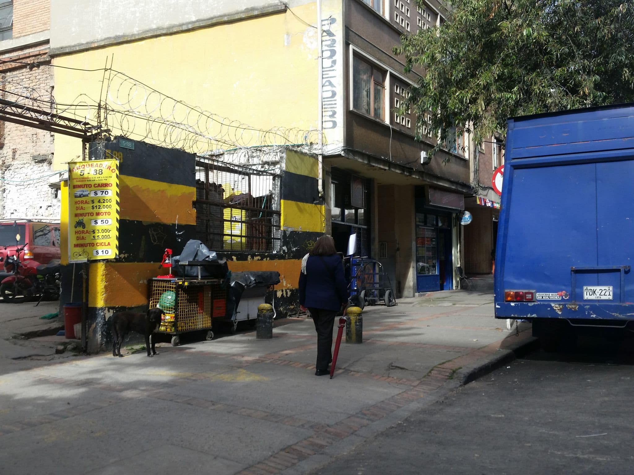 Street view near Hotel El Virrey, Bogotá — © ejegg (CC BY-SA · Mapillary)
