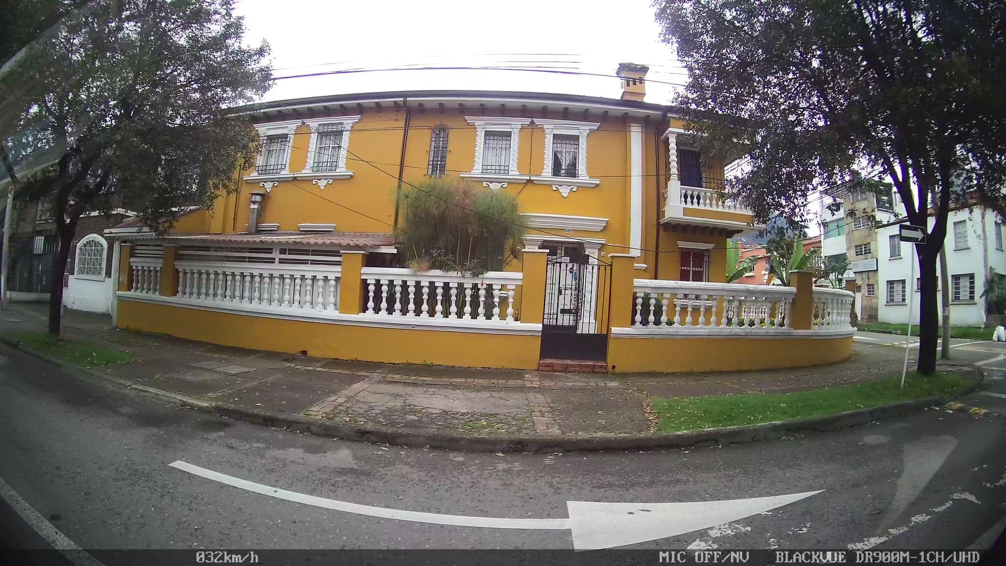 Street view near La Playa Hostel, Bogotá — © kaart_4 (CC BY-SA · Mapillary)