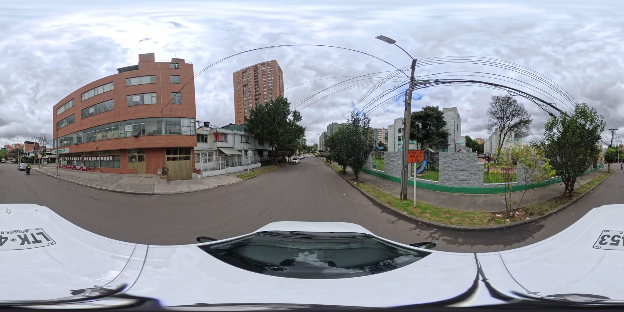 Street view near Hotel be feria exposicion, Bogotá — © jramonSDM (CC BY-SA · Mapillary)
