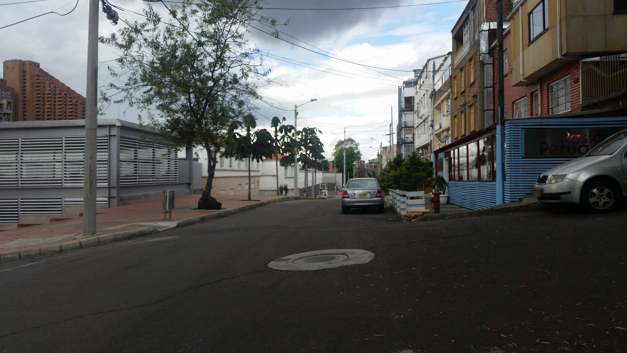 Street view near Casa Maka Maka, Bogotá — © ejegg (CC BY-SA · Mapillary)