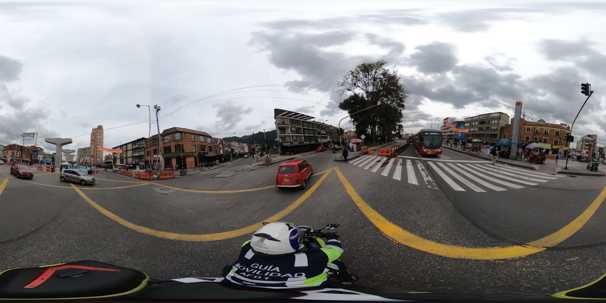 Street view near Hostel Casa de las Flores, Barrio San Luis — © rbolivar (CC BY-SA · Mapillary)