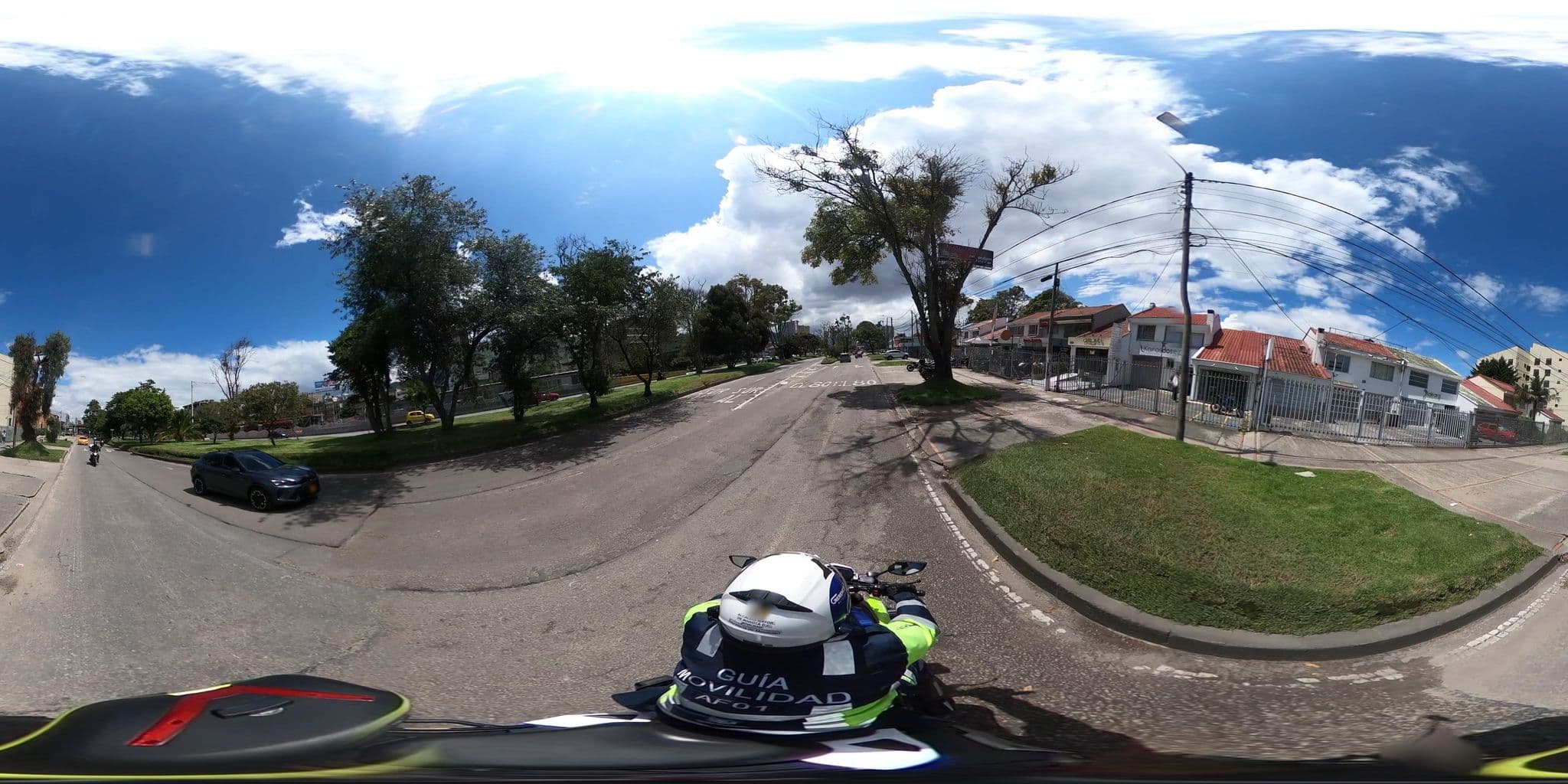 Street view near cohome heroes, Barrio San Luis — © rbolivar (CC BY-SA · Mapillary)