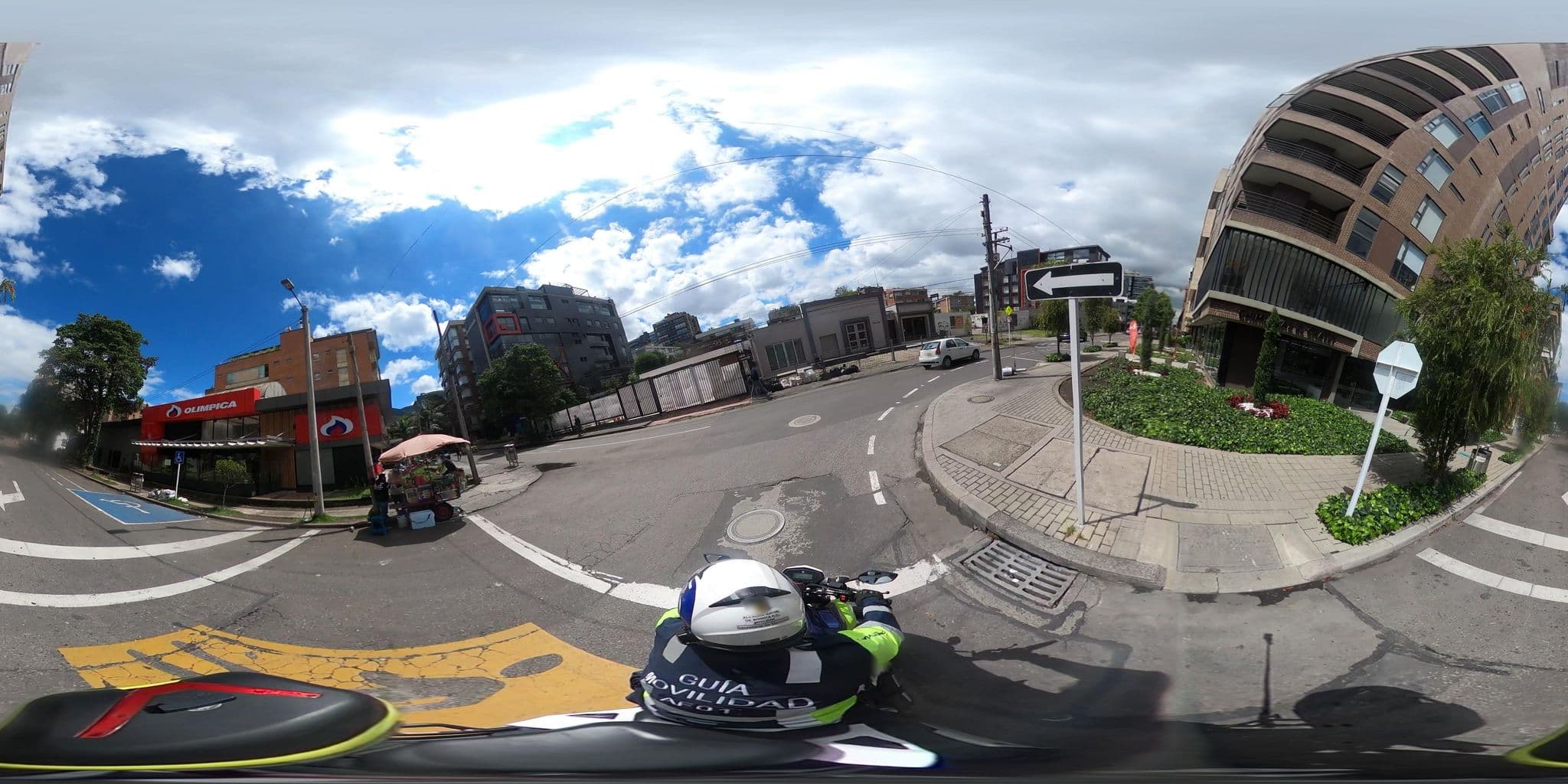 Street view near Hotel Casablanca, Barrio San Luis — © cgalindop (CC BY-SA · Mapillary)