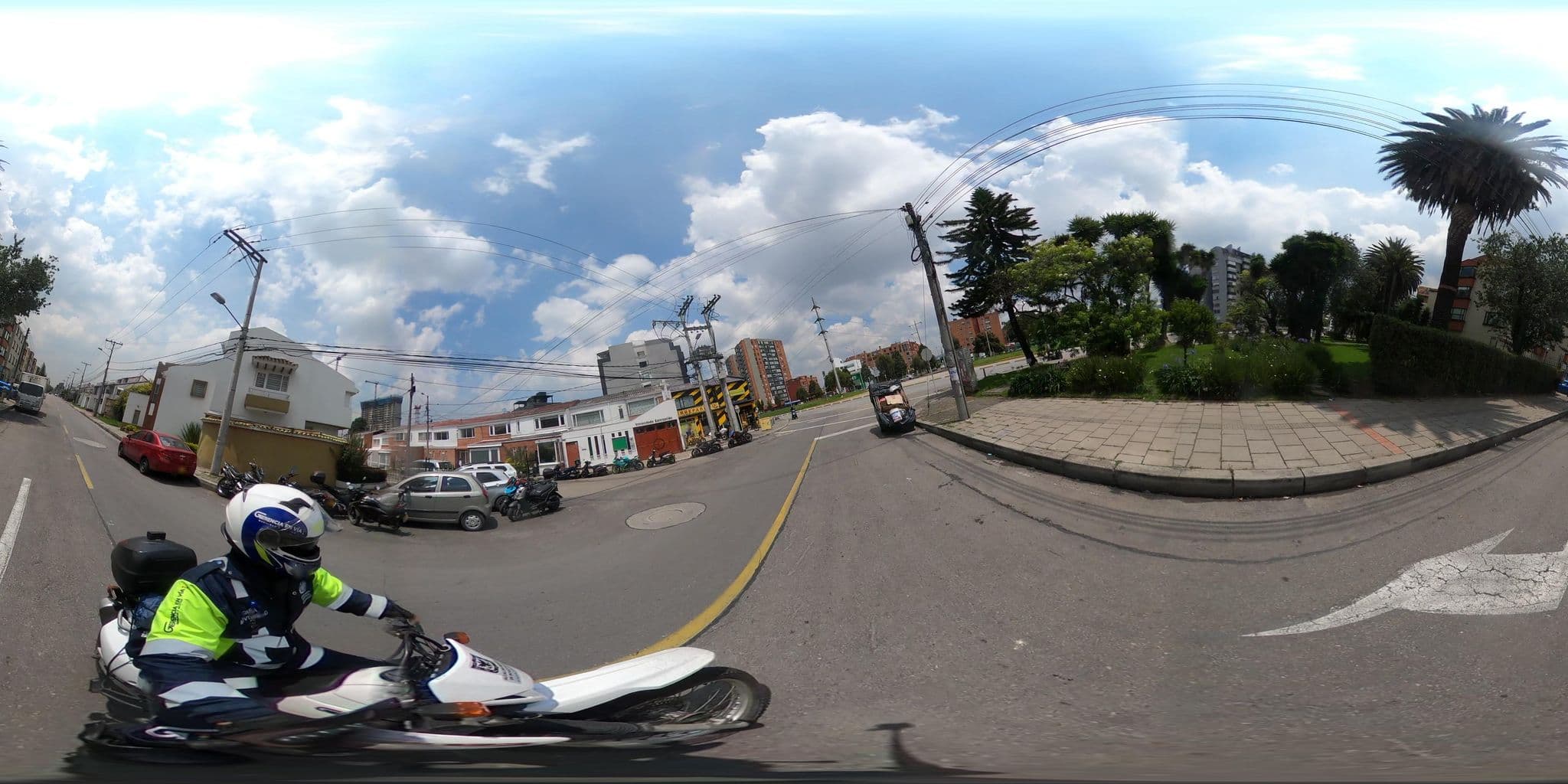 Street view near JW Casa Hotel, Barrio San Luis — © rbolivar (CC BY-SA · Mapillary)