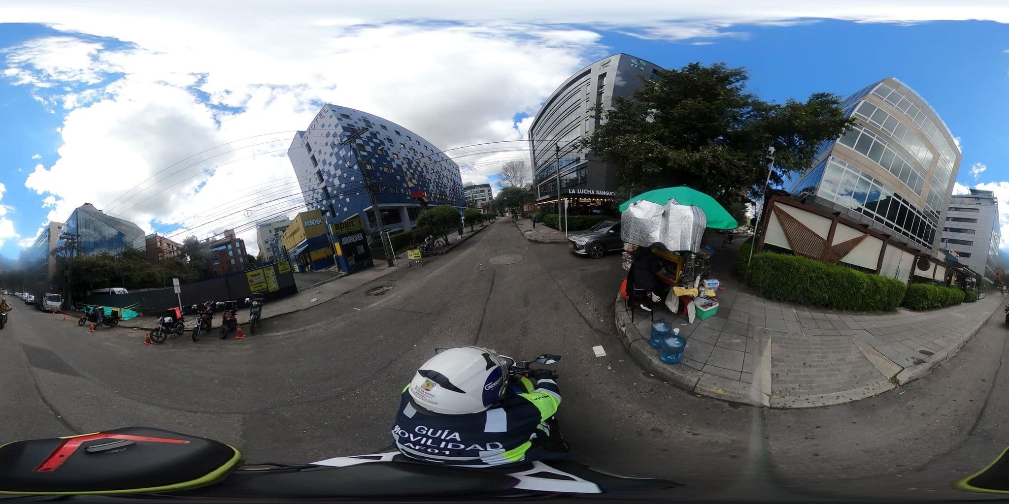 Street view near Hotel Atton Bogota 93, Barrio San Luis — © cgalindop (CC BY-SA · Mapillary)