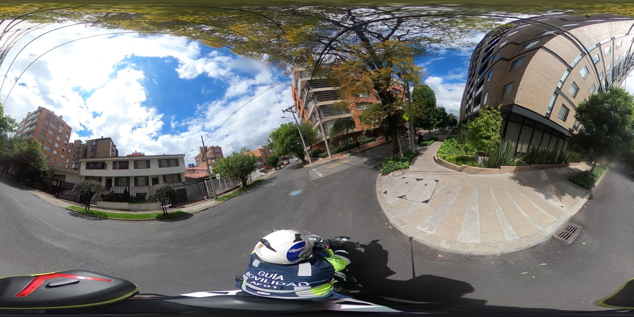 Street view near Centro de vacunación del Dorado, Barrio San Luis — © cgalindop (CC BY-SA · Mapillary)