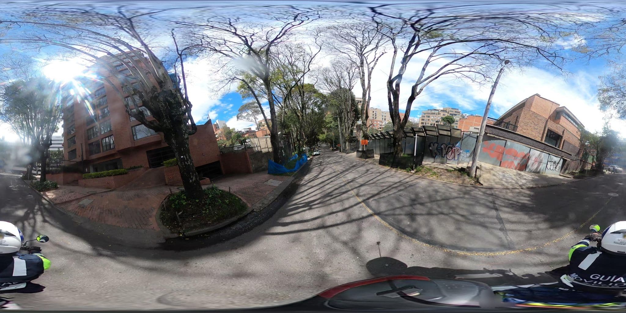 Street view near Hotel Portón De La Cabrera, Barrio San Luis — © cgalindop (CC BY-SA · Mapillary)
