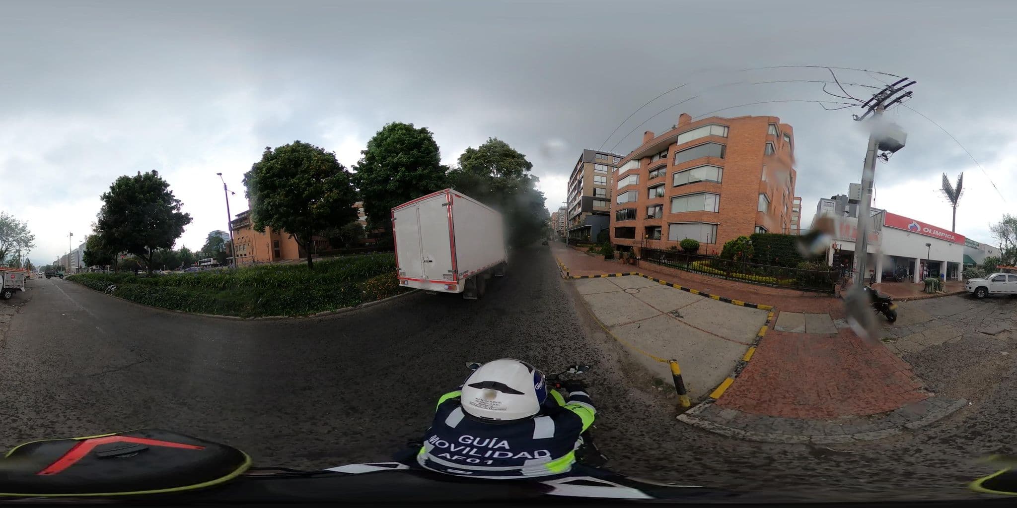 Street view near Hotel Condominio Plenitud - Travelers Apartamentos y Suites, Barrio San Luis — © cgalindop (CC BY-SA · Mapillary)