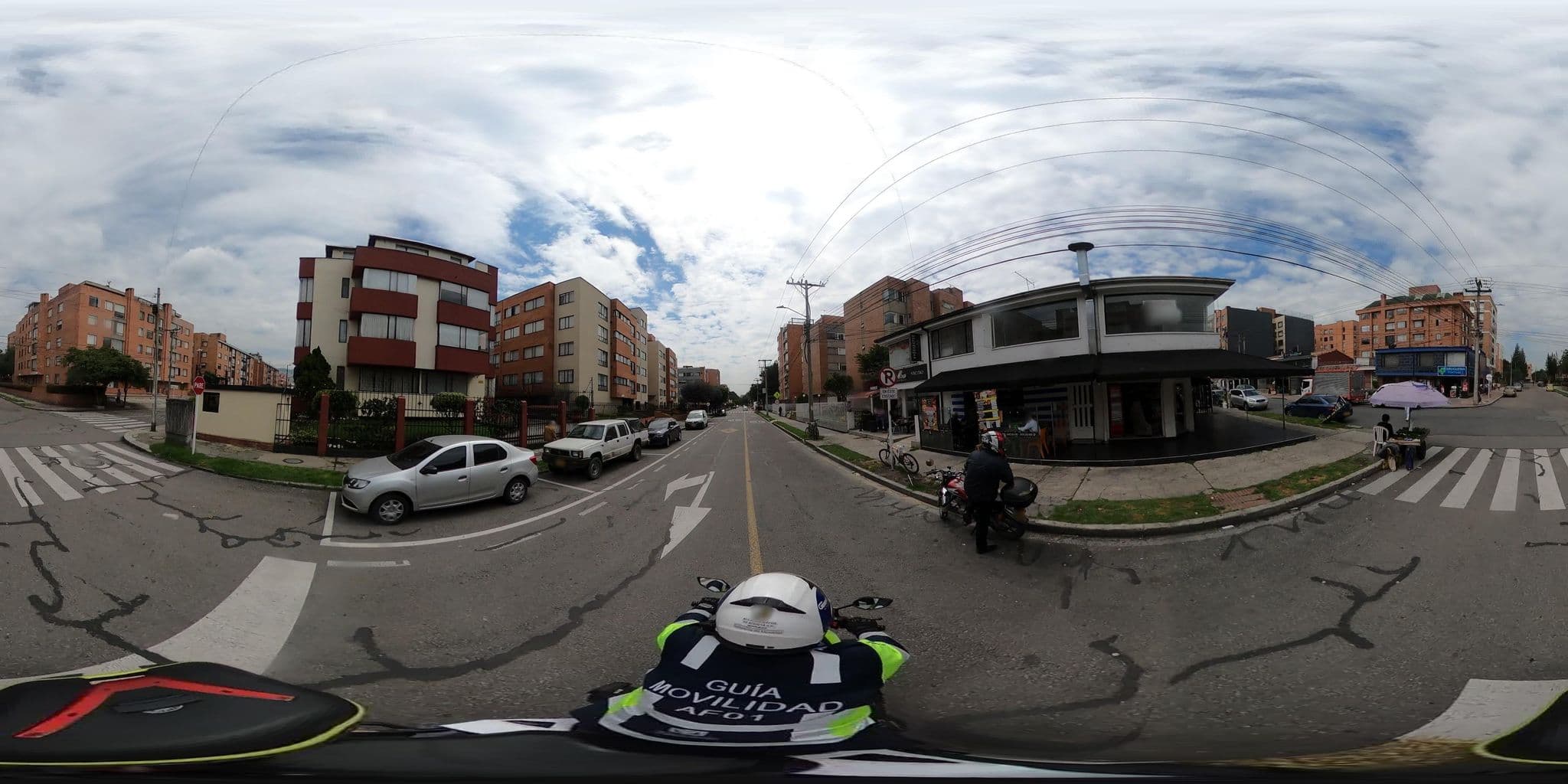 Street view near Apartamentos del Cedro, Barrio San Luis — © krojasSDM (CC BY-SA · Mapillary)
