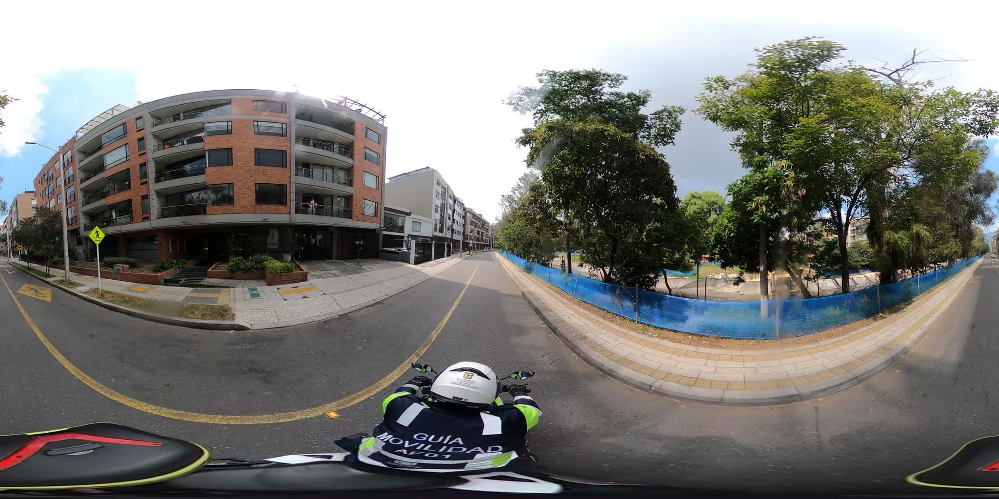 Street view near Hotel Tivoli, Barrio San Luis — © krojasSDM (CC BY-SA · Mapillary)