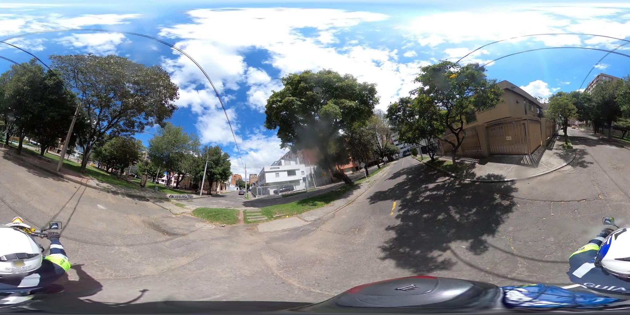 Street view near Hotel Bogotá Regency, Barrio San Luis — © cgalindop (CC BY-SA · Mapillary)