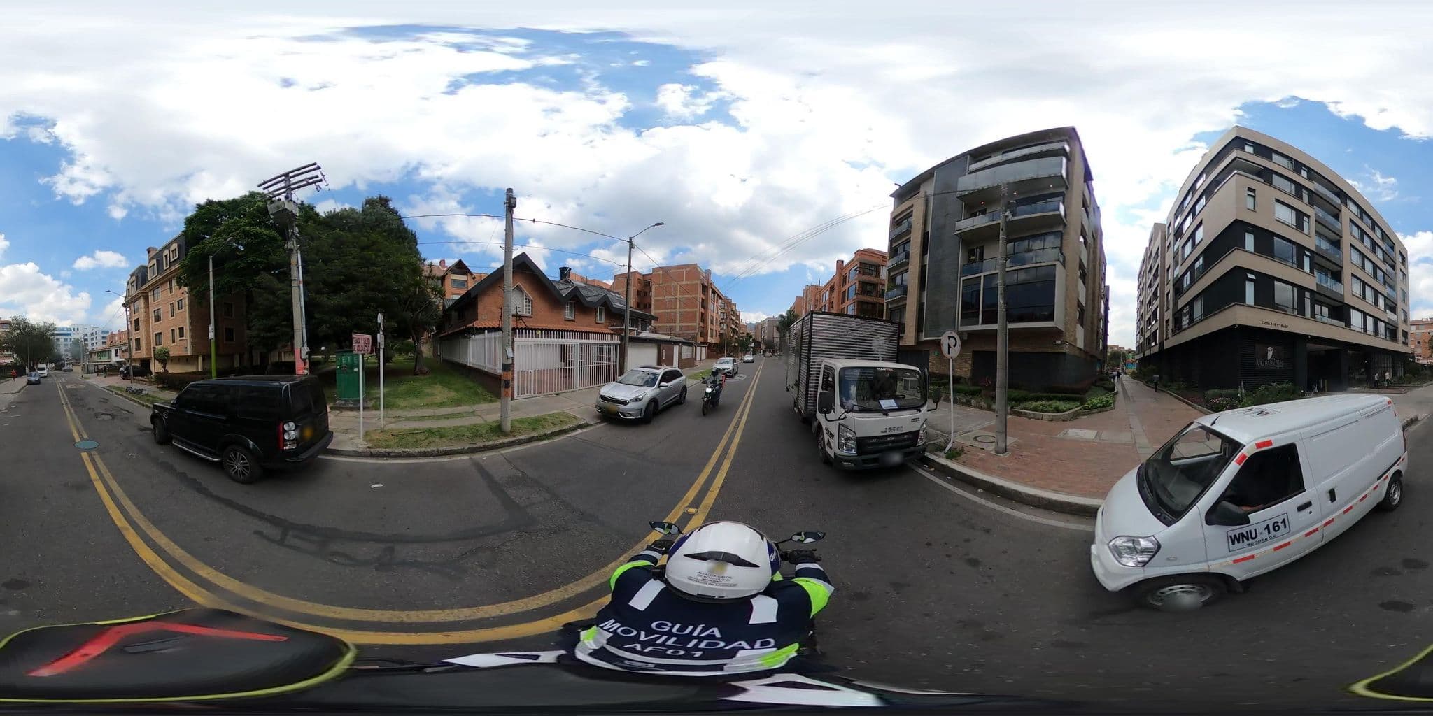 Street view near Apartamentos Amoblados Ruth De Sandoval, Barrio San Luis — © krojasSDM (CC BY-SA · Mapillary)