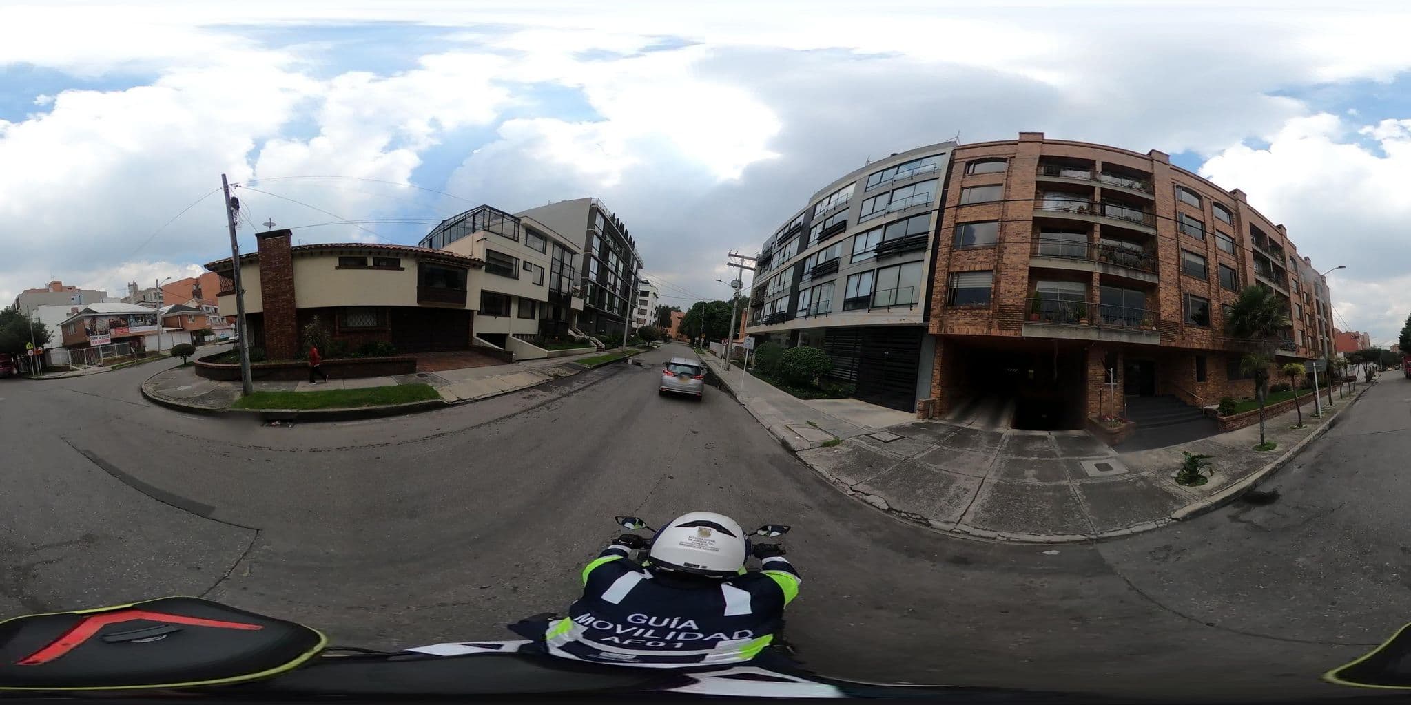 Street view near Bosquealto Apartasuite, Barrio San Luis — © krojasSDM (CC BY-SA · Mapillary)