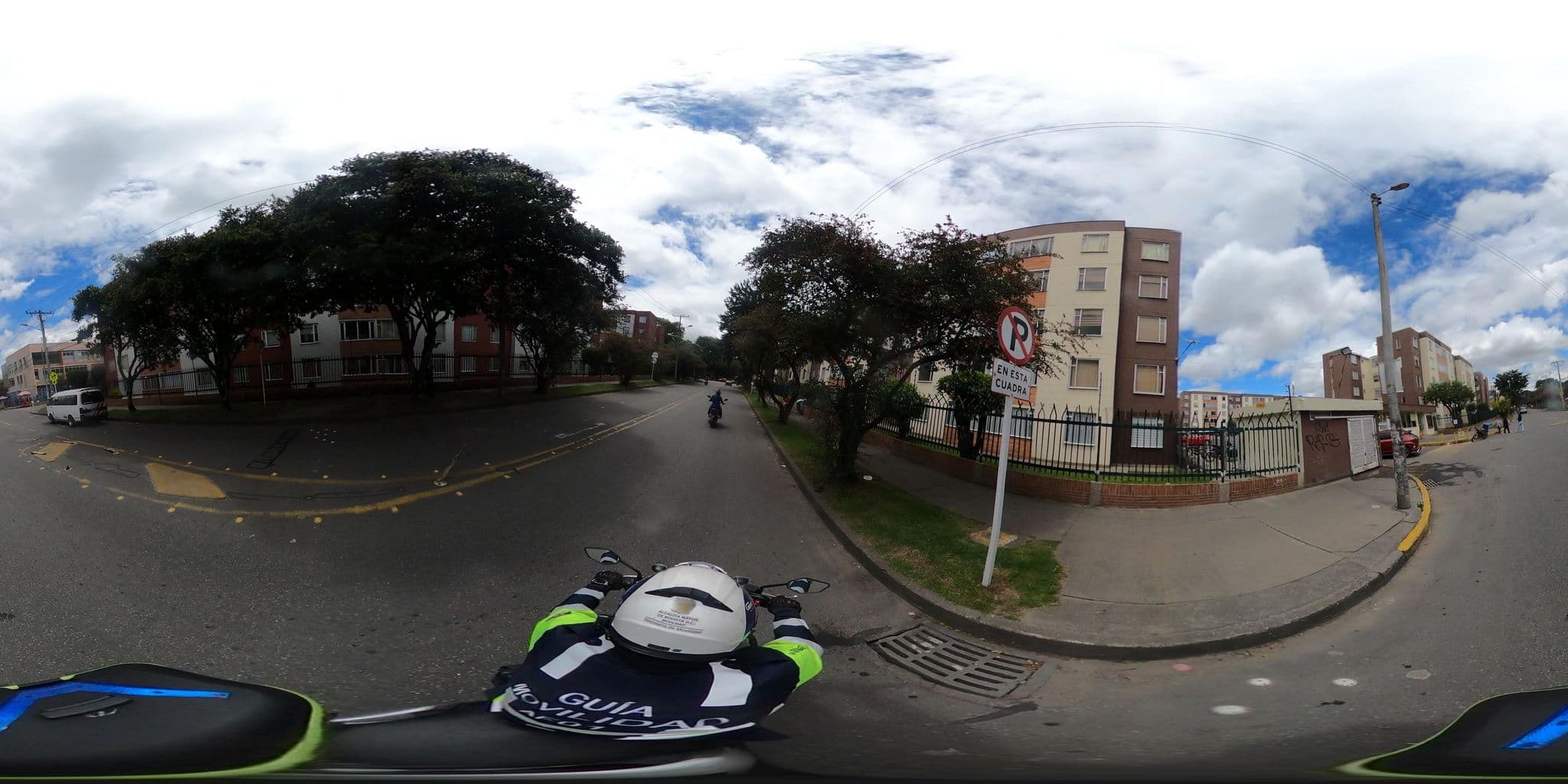 Street view near Hotel Casa Grande, Cota — © rbolivar (CC BY-SA · Mapillary)