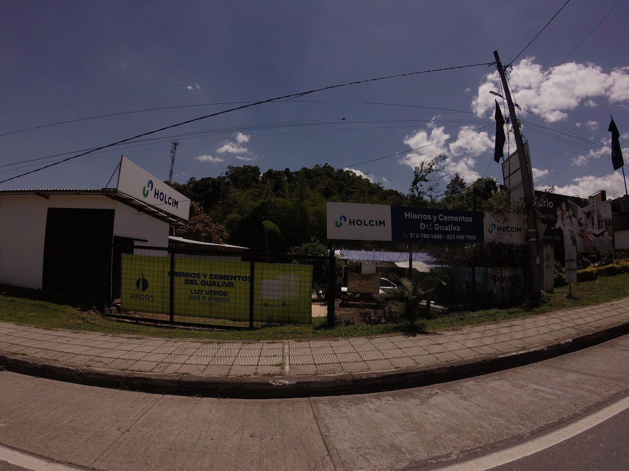 Street view near Villa Rita Hotel Campestre, La Vega — © angoca (CC BY-SA · Mapillary)