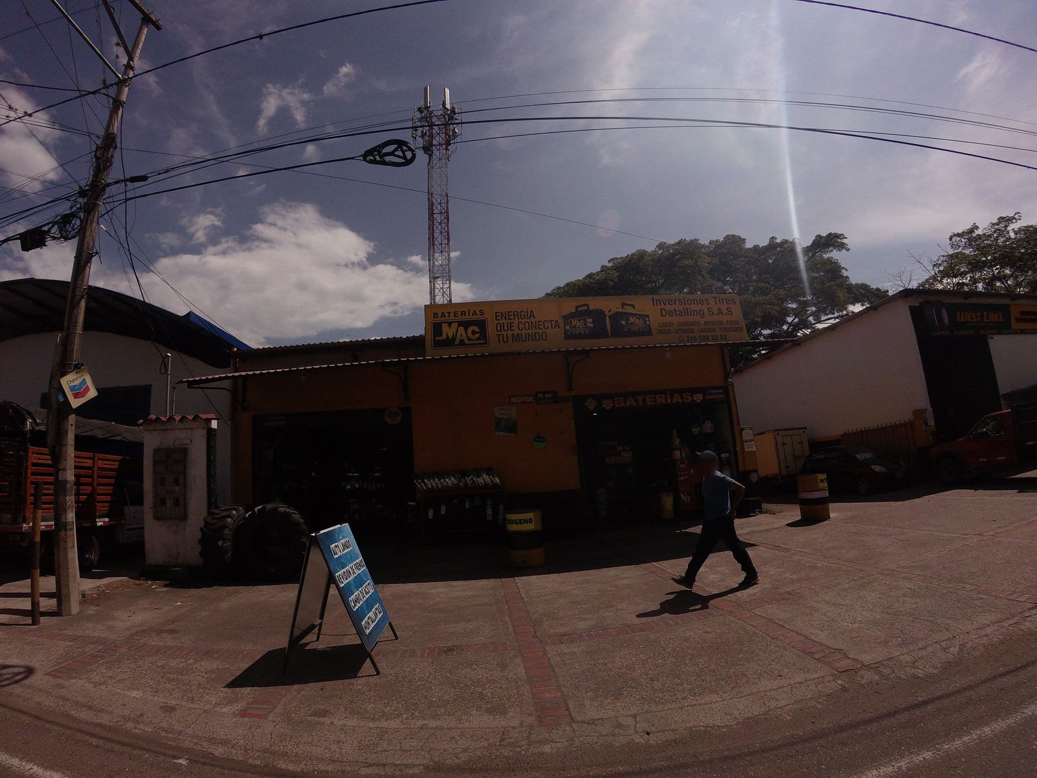 Street view near Hotel de La Villa, Guaduas — © angoca (CC BY-SA · Mapillary)