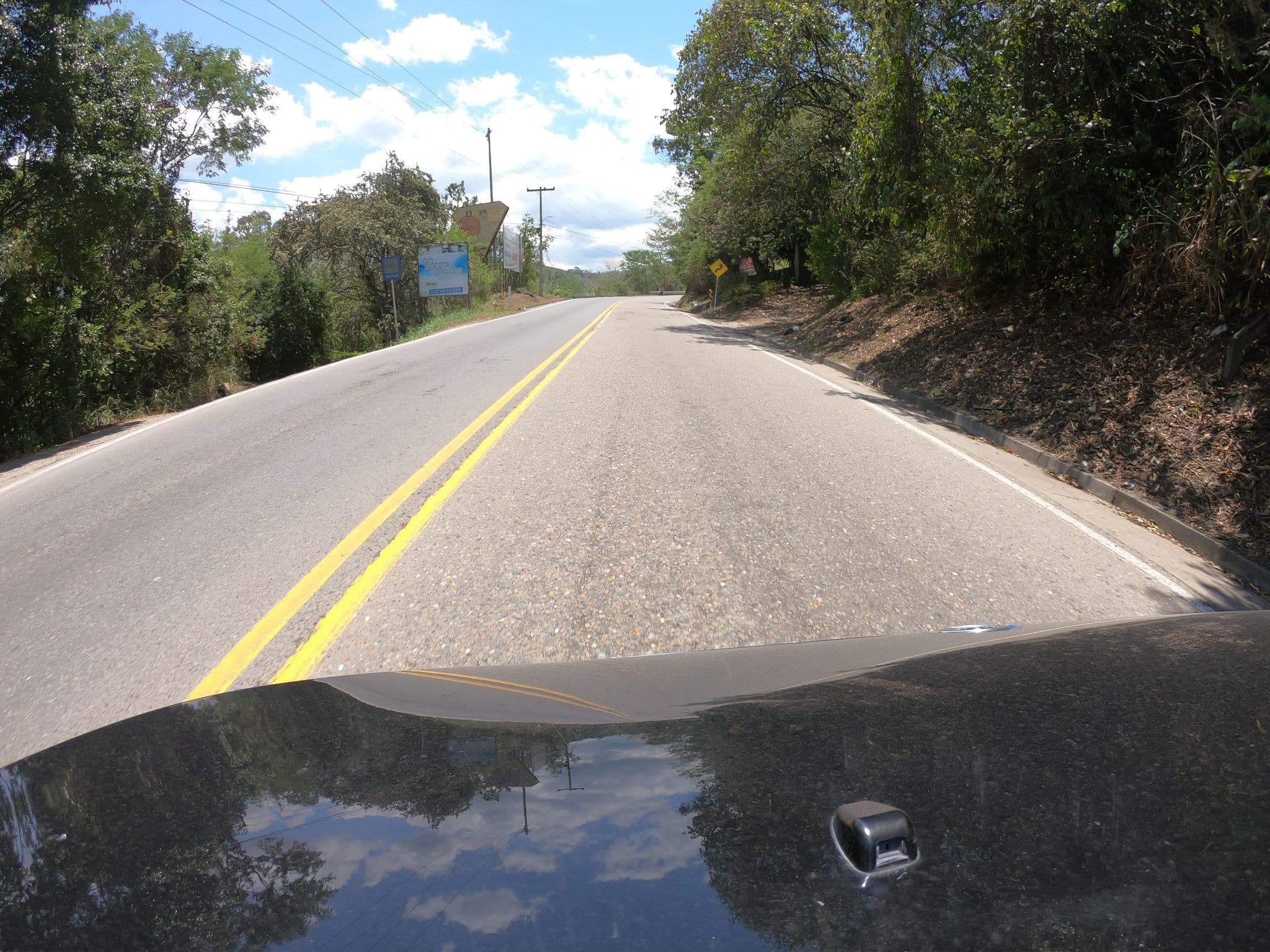 Street view near Hotel Campestre El Trapiche, Villeta — © angoca (CC BY-SA · Mapillary)