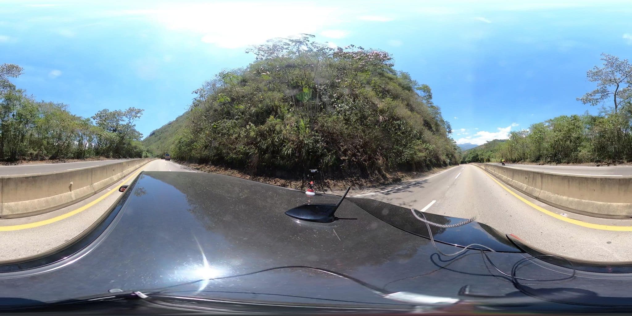 Street view near Hotel Don Juan De La Vega, La Vega — © angoca (CC BY-SA · Mapillary)