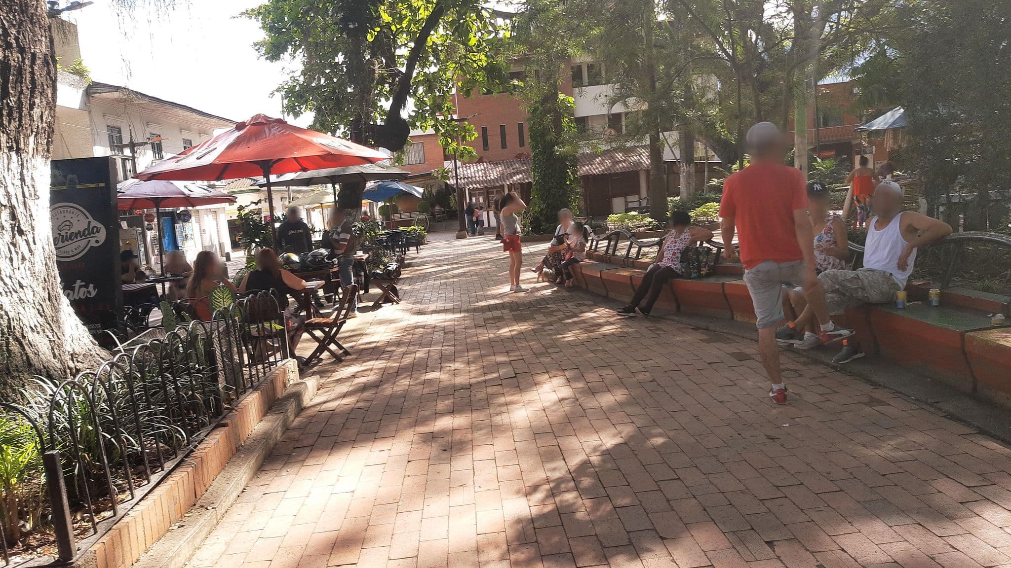 Street view near hotel Villeta real, Villeta — © luiscame (CC BY-SA · Mapillary)