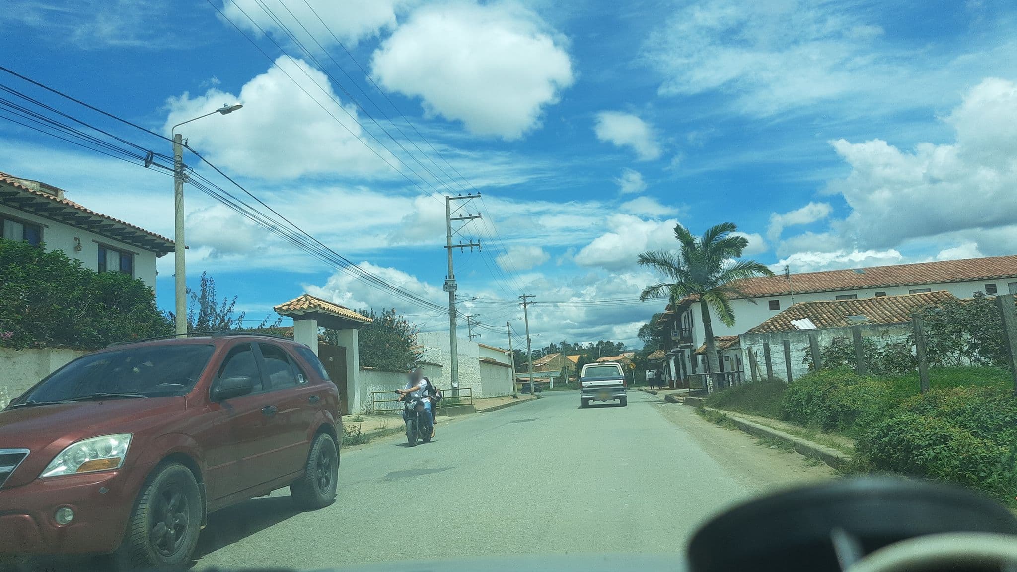 Street view near La Colmena Hostel, Villa de Leyva — © luiscame (CC BY-SA · Mapillary)