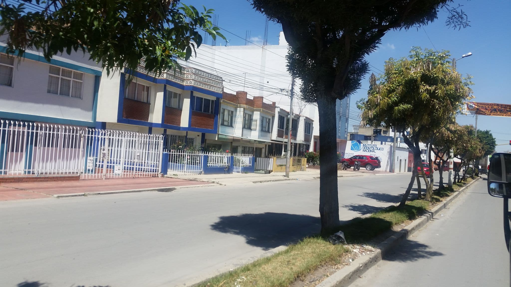 Street view near Mama's Hotel, Sogamoso — © ejegg (CC BY-SA · Mapillary)