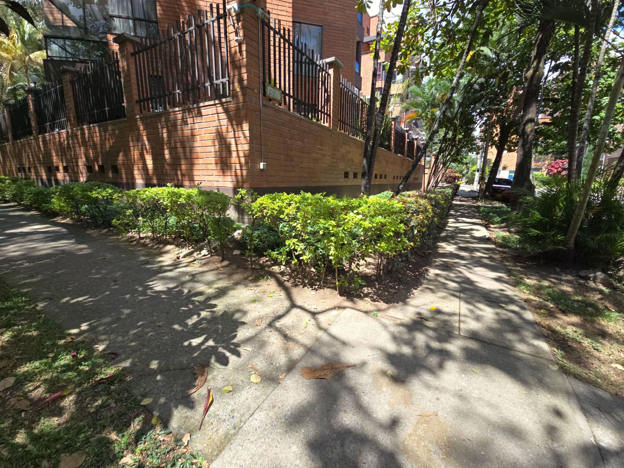 Street view near Edificio Ekkos, Medellín — © AnniNavia (CC BY-SA · Mapillary)