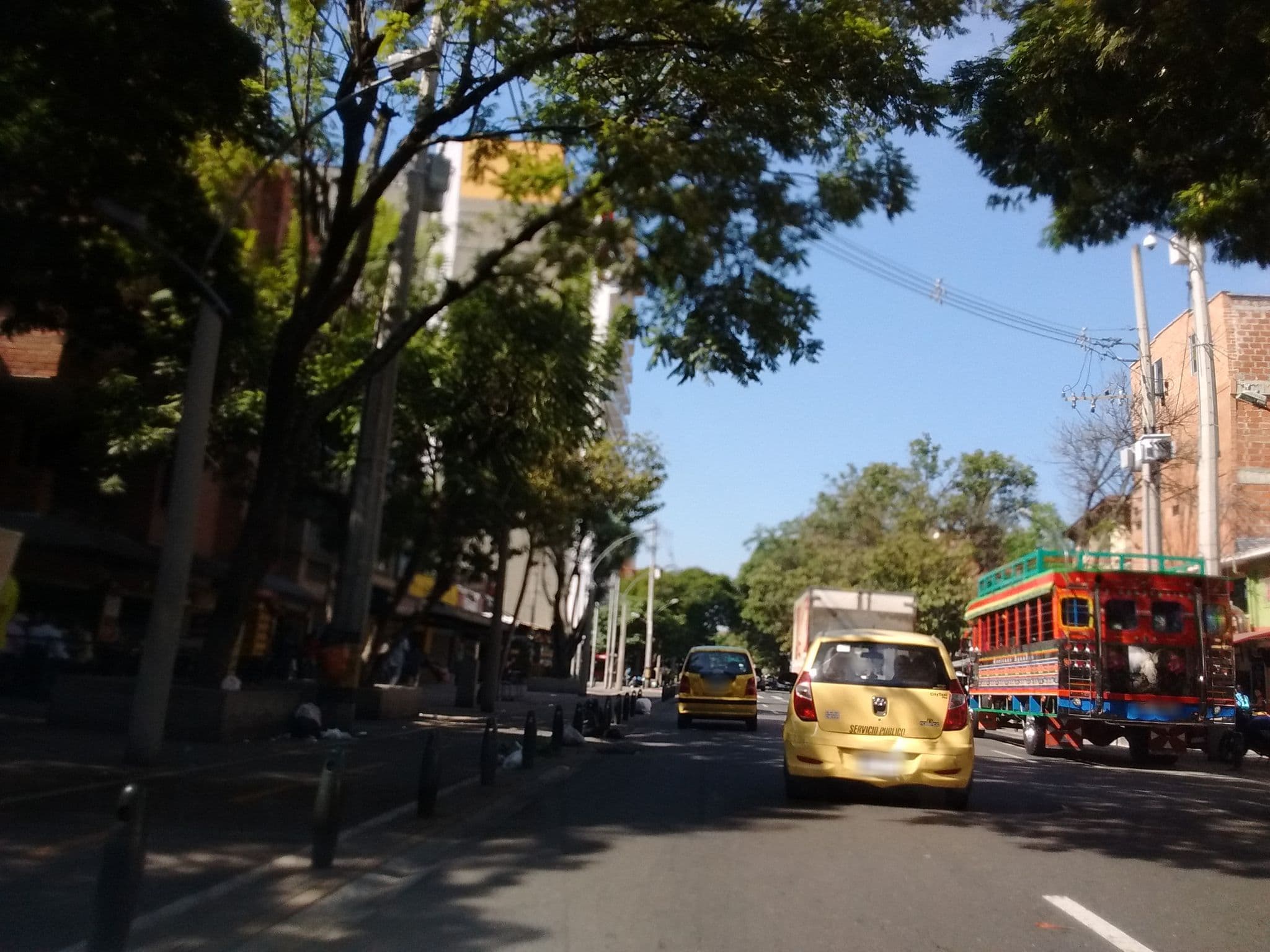 Street view near Hotel Los Faroles, Medellín — © kleper (CC BY-SA · Mapillary)