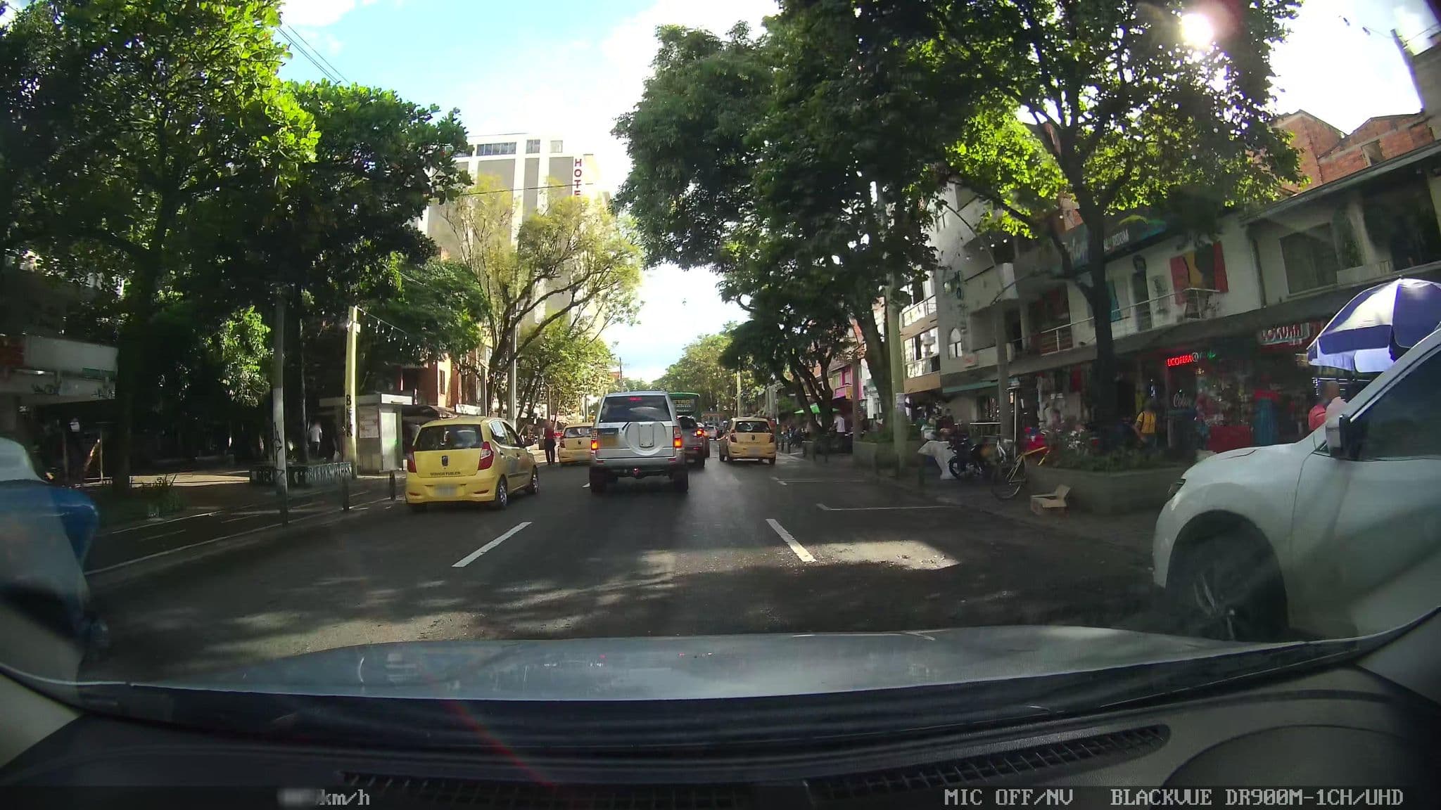 Street view near Hotel Pórtico de la 70, Medellín — © kaart_4 (CC BY-SA · Mapillary)
