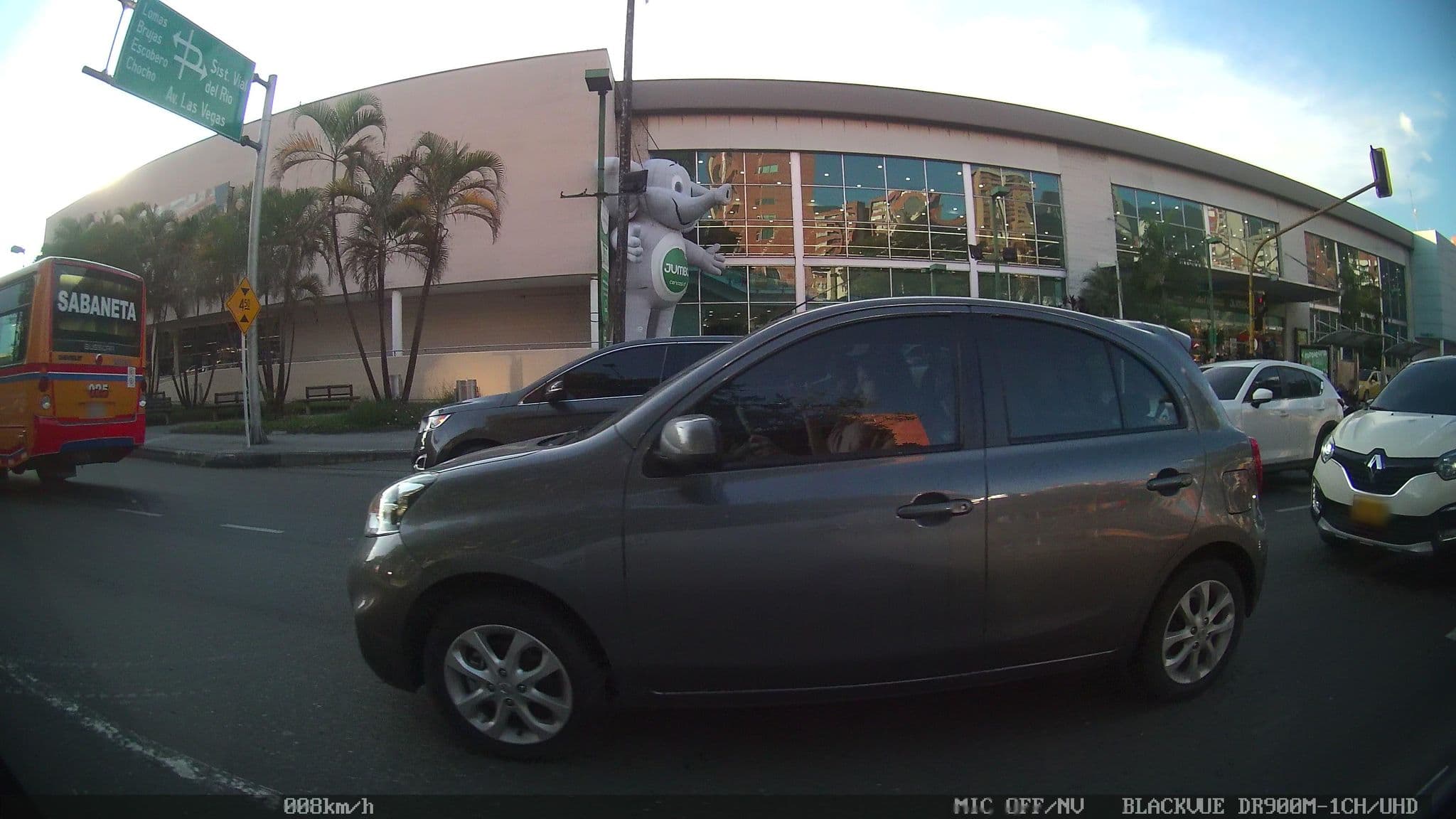 Street view near Hotel Gran Dallas, Envigado — © kaart_4 (CC BY-SA · Mapillary)