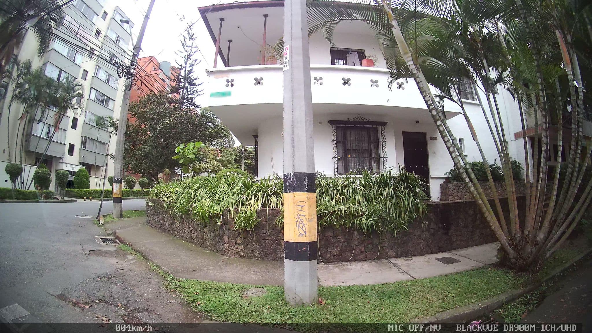 Street view near Moradia Laureles, Medellín — © kaart_4 (CC BY-SA · Mapillary)