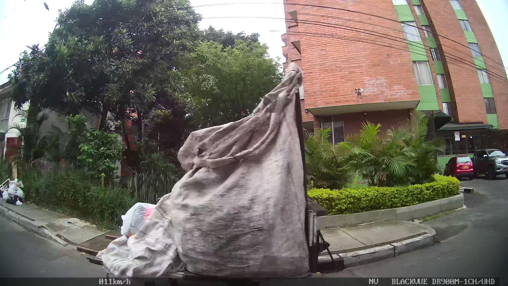Street view near park 6 hotel, Medellín — © kaart_4 (CC BY-SA · Mapillary)