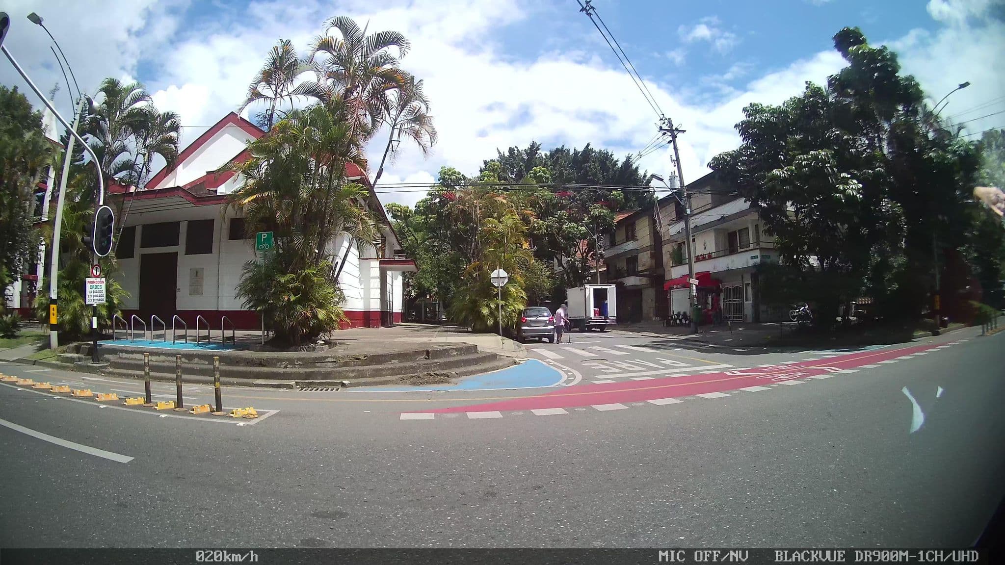 Street view near Hotel Playa Blanca, Medellín — © kaart_4 (CC BY-SA · Mapillary)