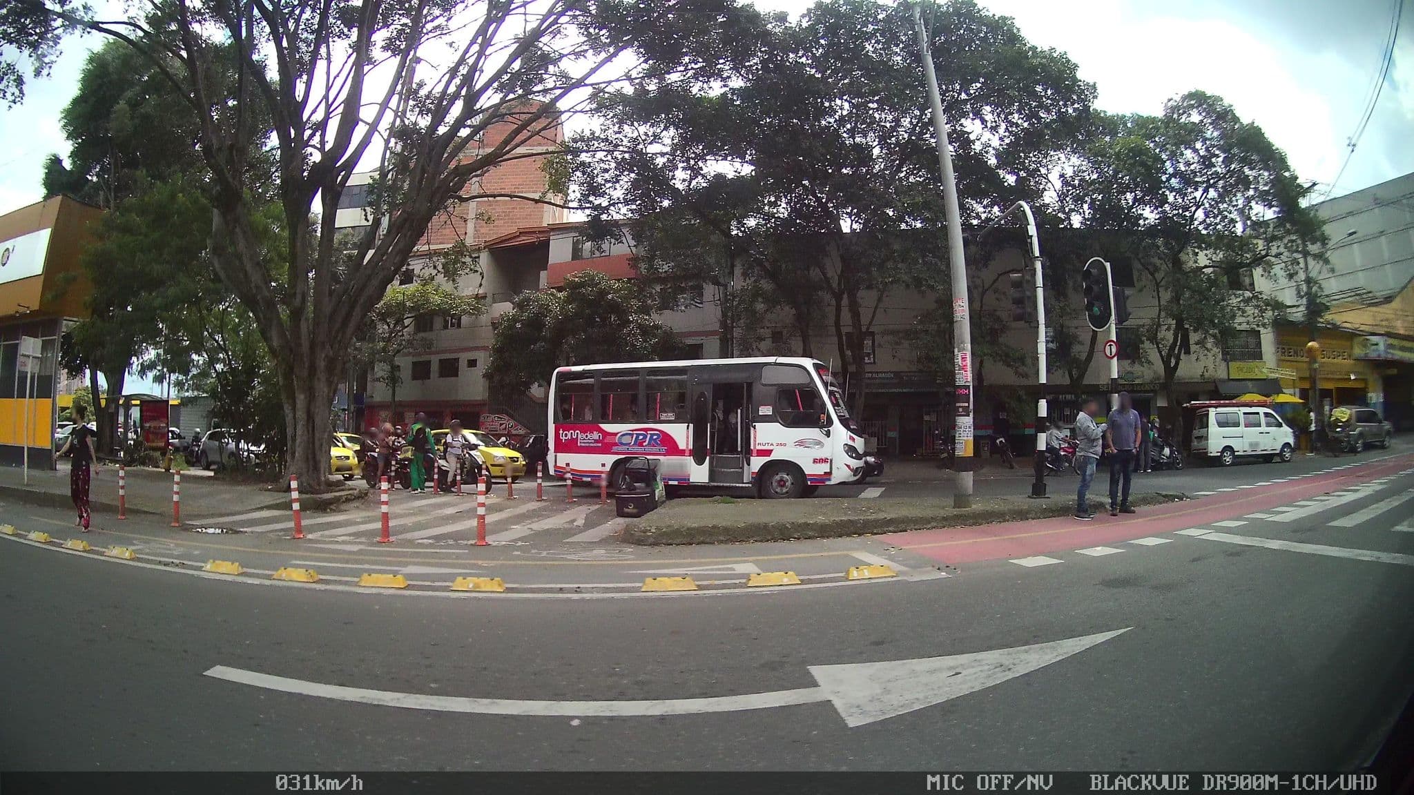 Street view near Thematic Suites, Medellín — © kaart_4 (CC BY-SA · Mapillary)