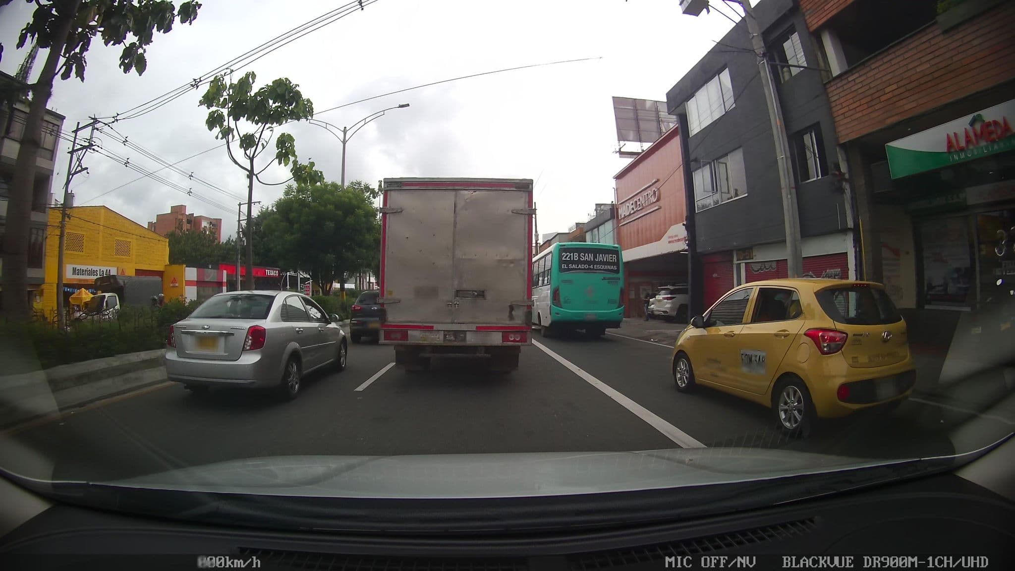 Street view near Aparta Estudio 7051, Medellín — © kaart_4 (CC BY-SA · Mapillary)