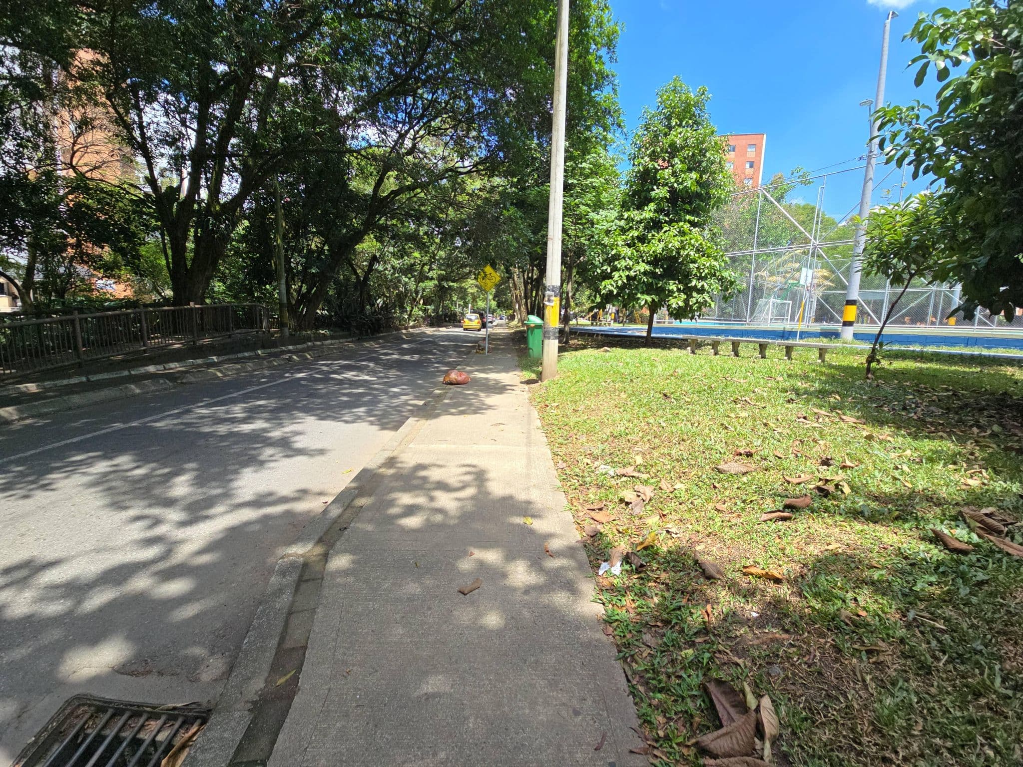 Street view near Hotel Spiwak, Medellín — © AnniNavia (CC BY-SA · Mapillary)