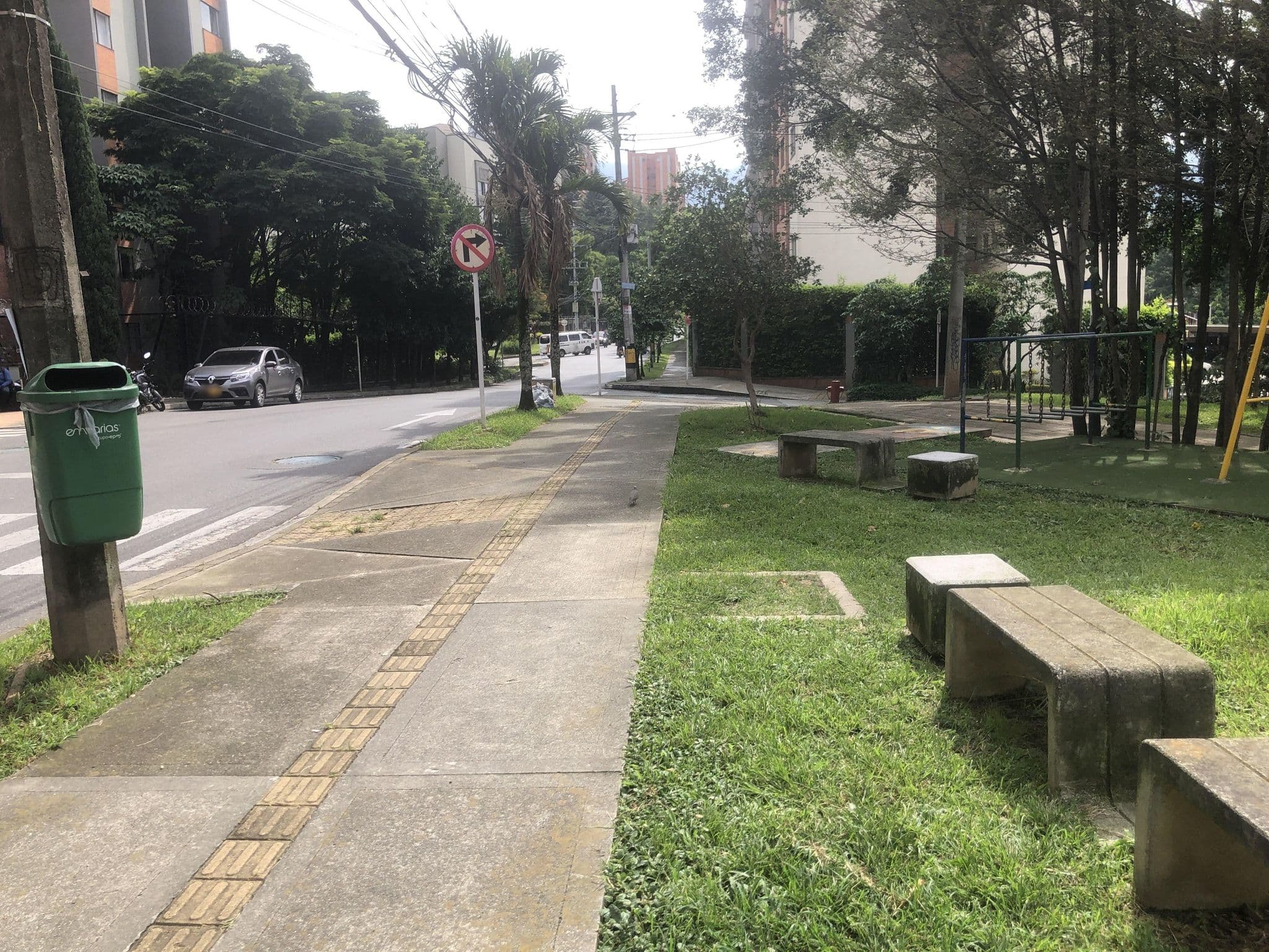 Street view near Alquiler Siempre De Paseo.Com, Itagüí — © juanmciro (CC BY-SA · Mapillary)