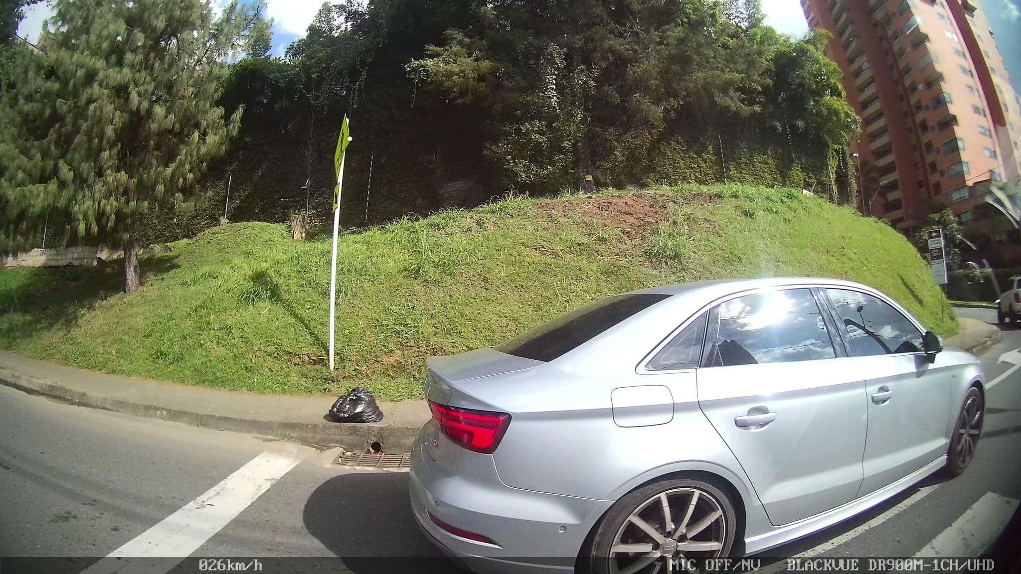 Street view near Atlantis hotel, Envigado — © kaart_4 (CC BY-SA · Mapillary)